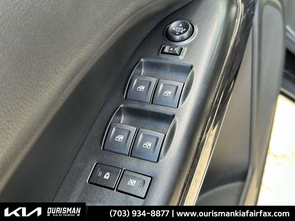 Used 2022 GMC Canyon Elevation w/ Elevation Premium Package image 16