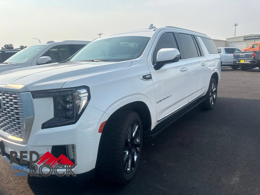 Used 2021 GMC Yukon XL Denali w/ Denali Ultimate Package AWD/4WD image 4