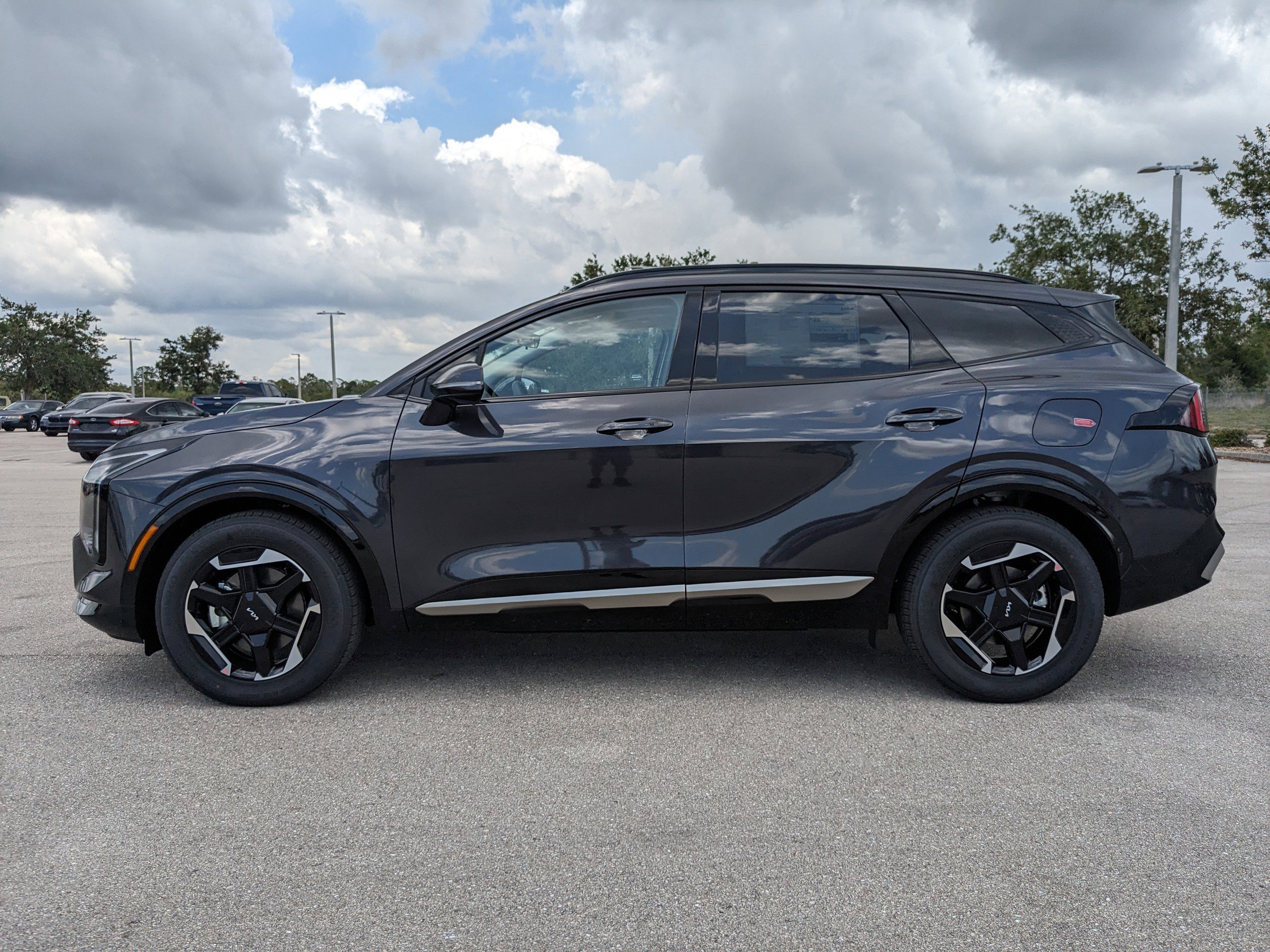 New 2026 Kia Sportage SX image 8