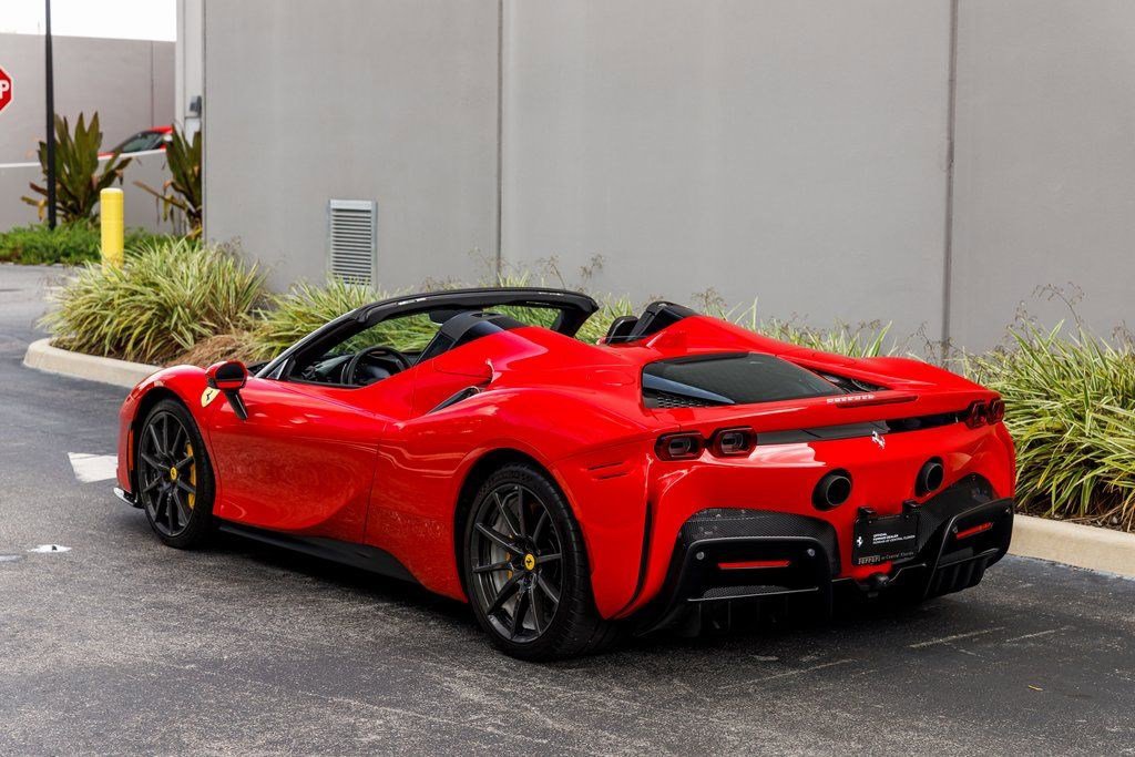 Used 2022 Ferrari SF90 Spider image 4