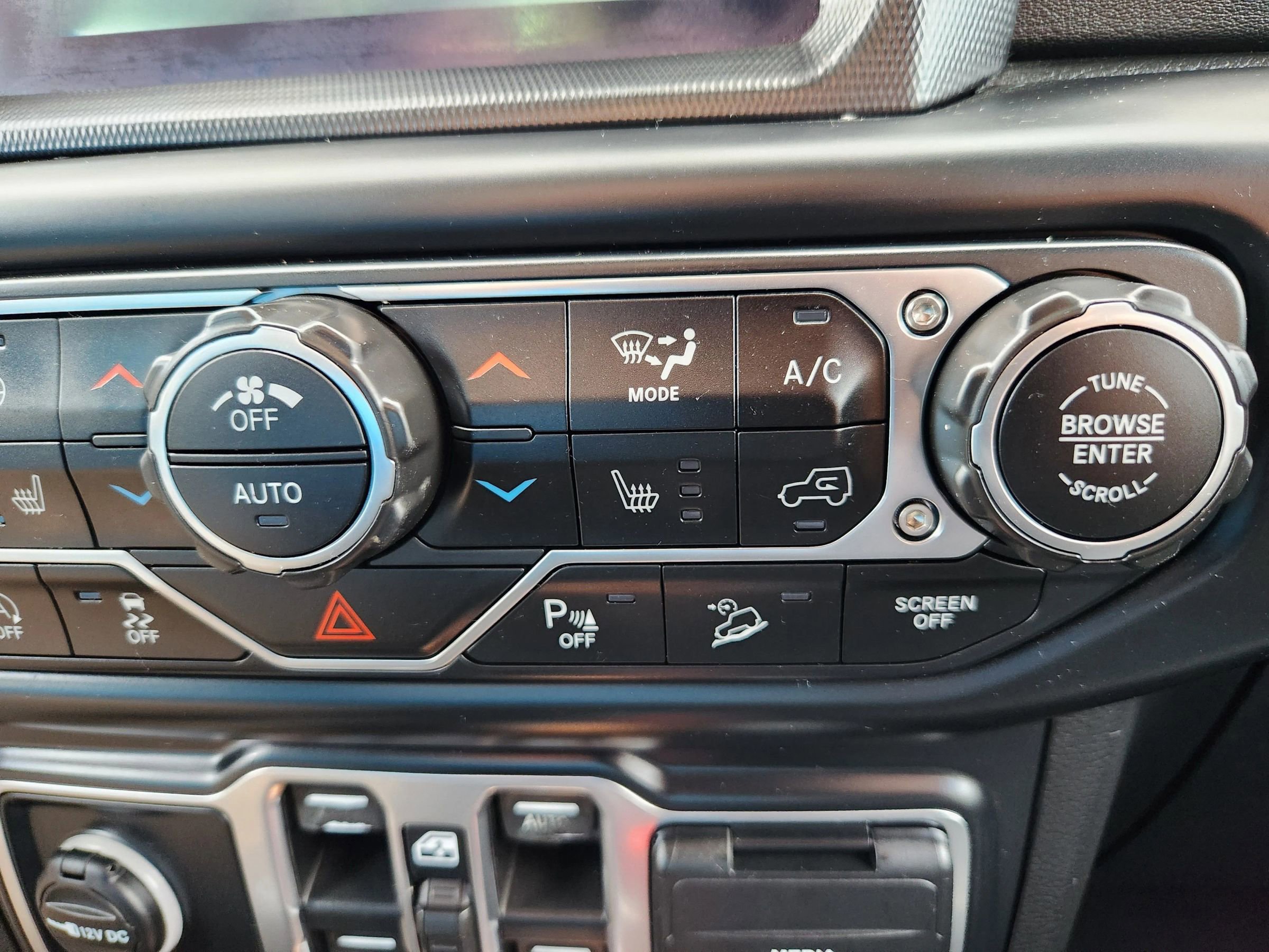 Used 2019 Jeep Wrangler Unlimited Sahara w/ Dual Top Group image 34