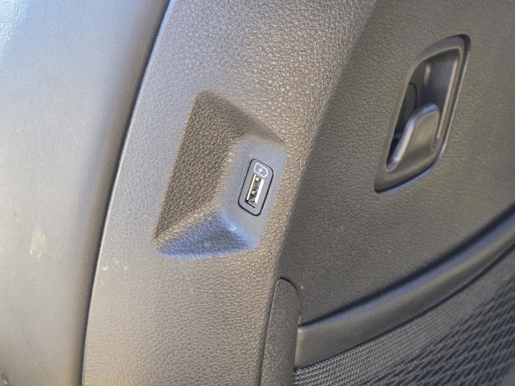 Used 2024 Kia Carnival EX FWD image 15