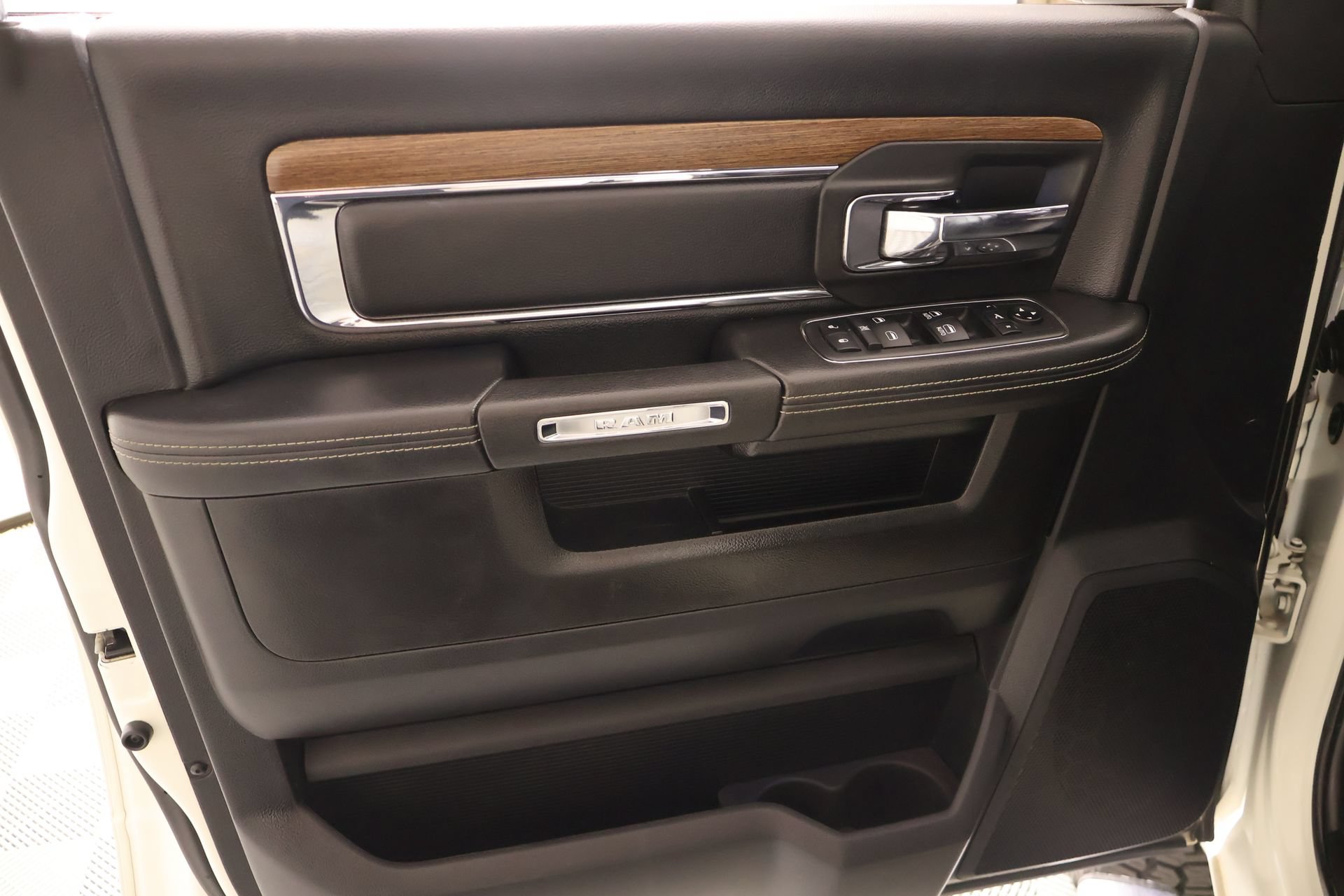 Used 2018 RAM 2500 Laramie AWD/4WD image 17