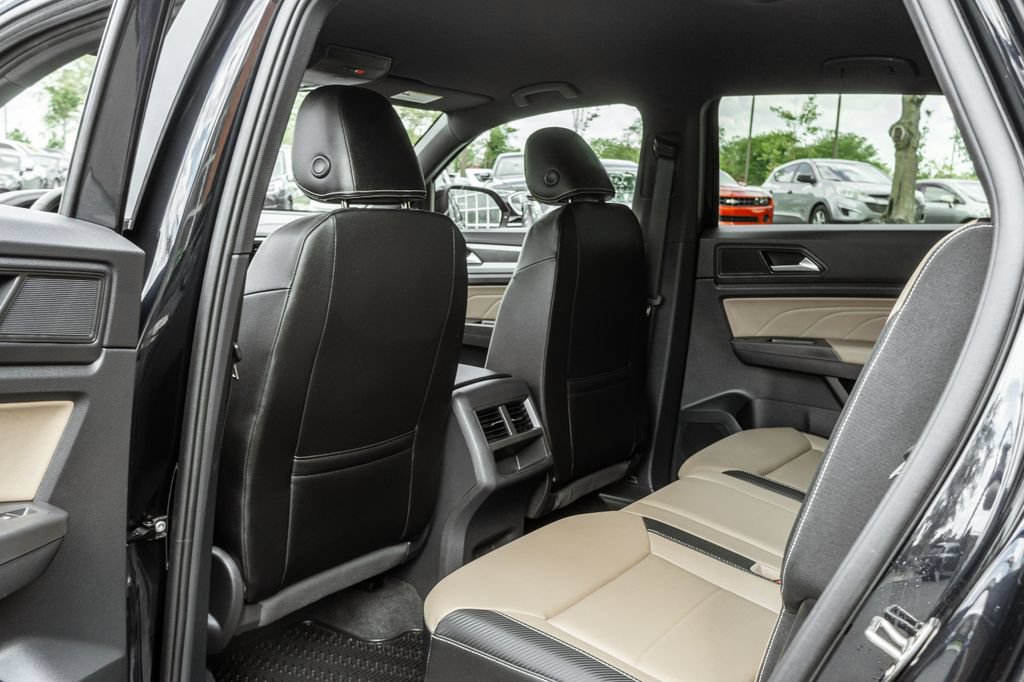 Used 2023 Volkswagen Atlas Cross Sport SE AWD/4WD image 27