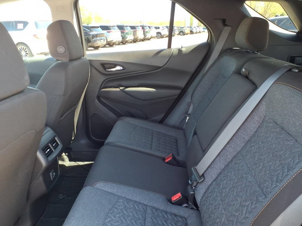 Used 2024 Chevrolet Equinox LT w/ LPO, Floor Liner Package FWD image 6