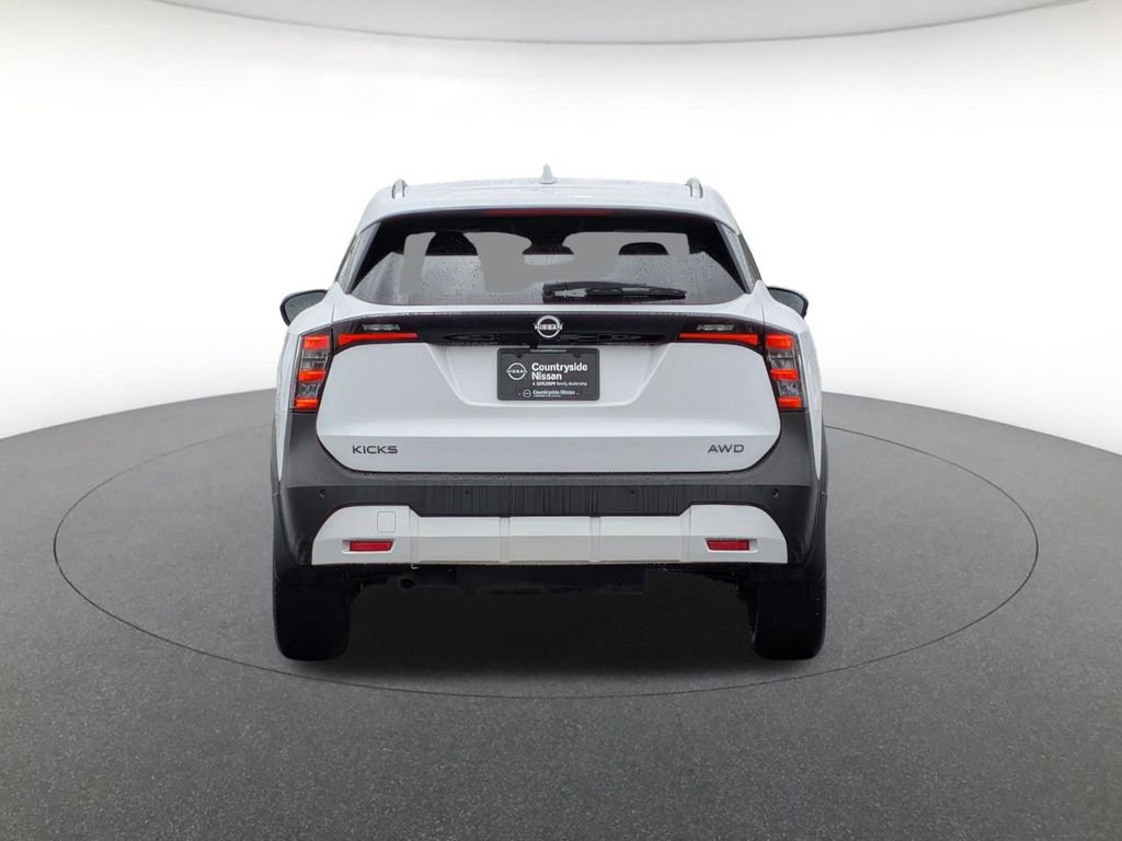Used 2025 Nissan Kicks SV w/ SV Premium Package image 3