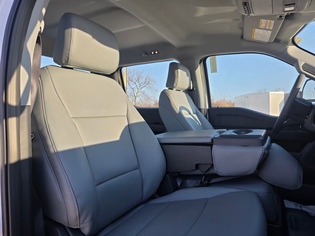 New 2026 Ford F350 XL w/ XL Chrome Package image 46
