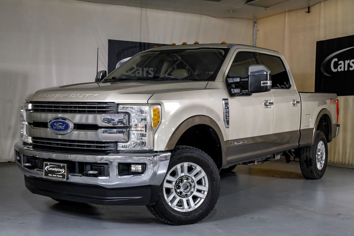 Used 2017 Ford F250 Lariat w/ Chrome Package image 4