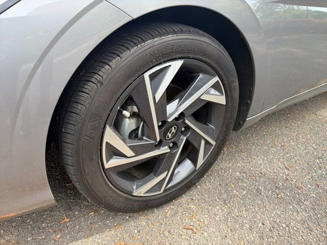 Used 2025 Hyundai Elantra Sport w/ Cargo Package image 9