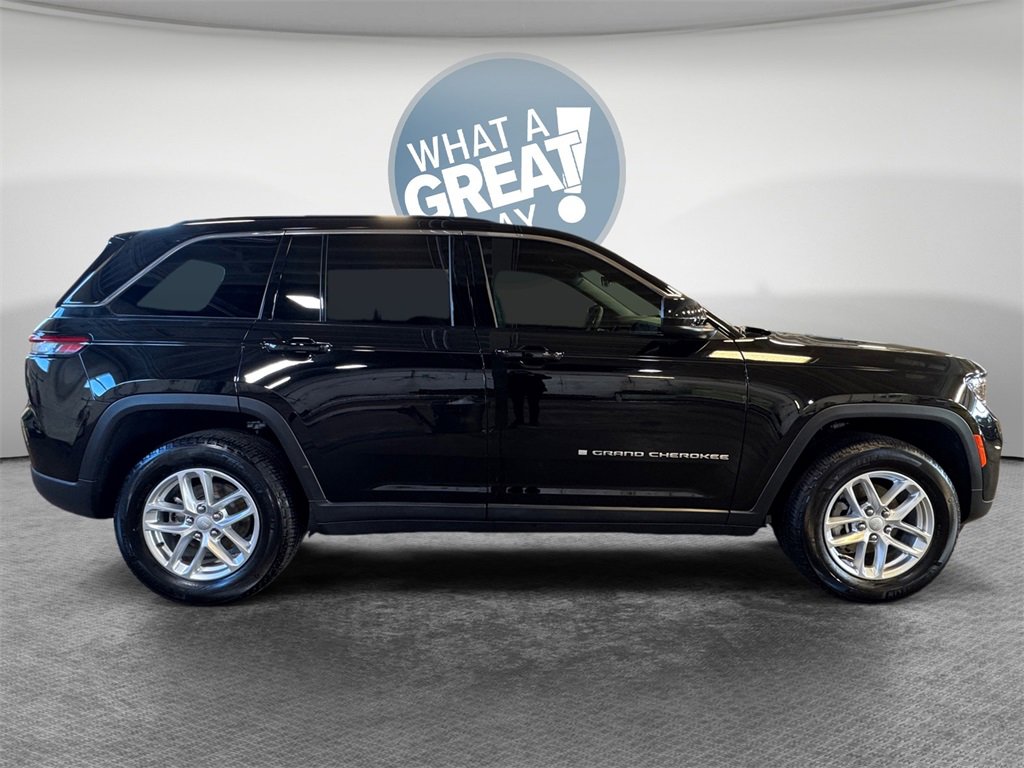 Used 2025 Jeep Grand Cherokee Laredo X w/ Luxury Tech Group I video 2