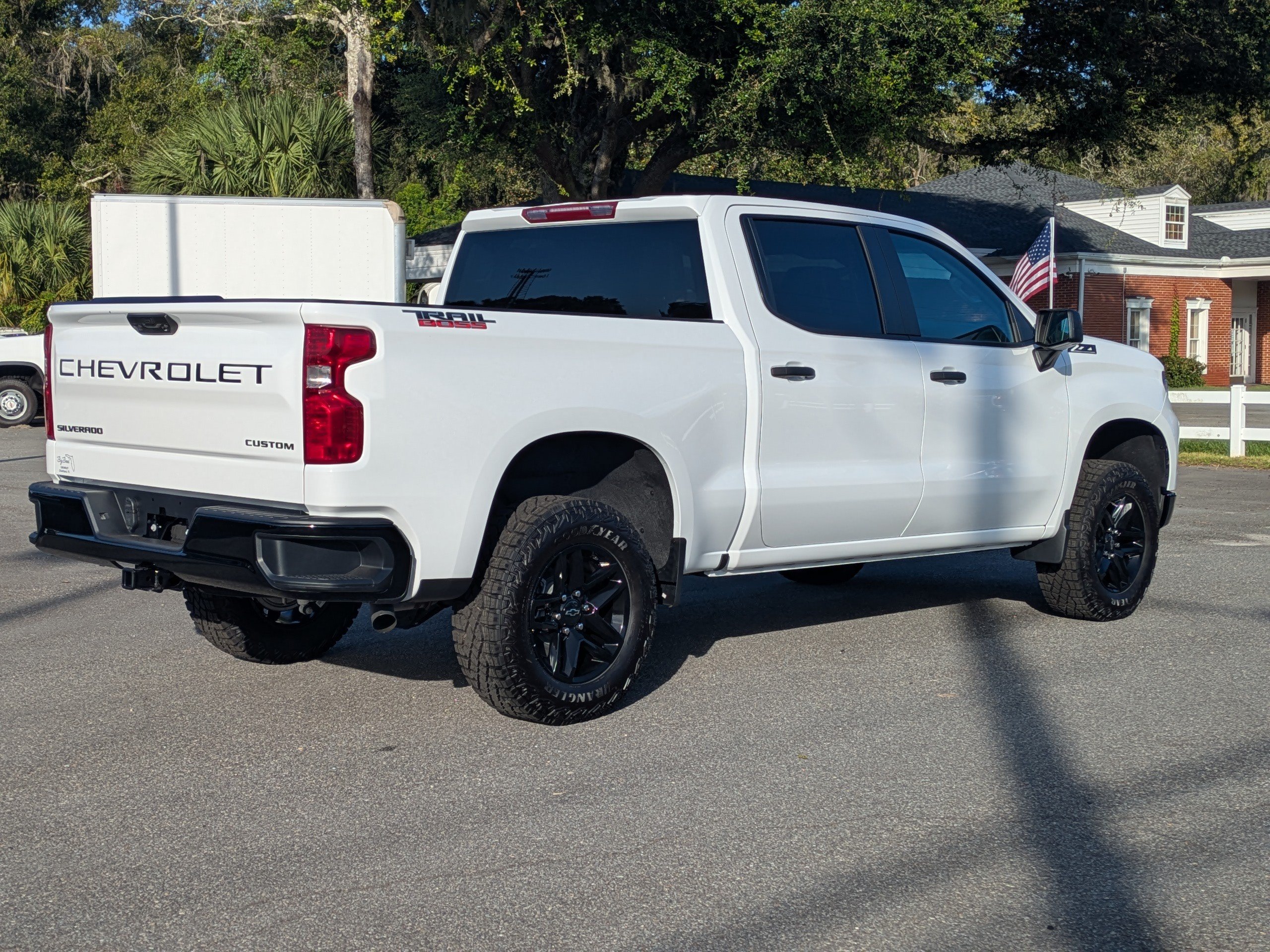 New 2026 Chevrolet Silverado 1500 Custom Trail Boss w/ LPO, Dark Essentials Package AWD/4WD image 4