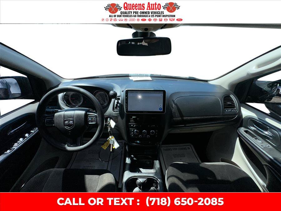 Used 2019 Dodge Grand Caravan SE FWD image 23