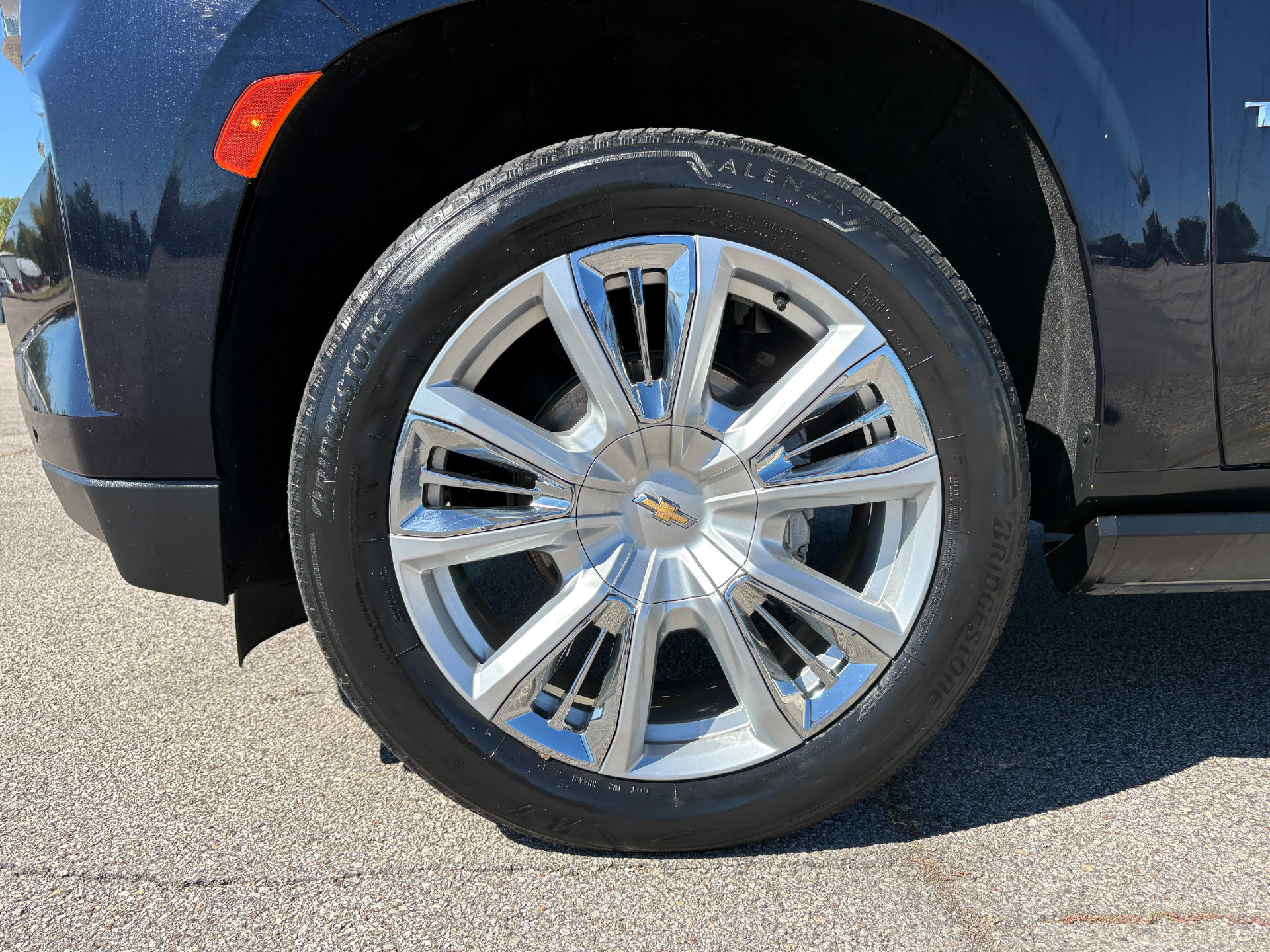 Used 2021 Chevrolet Tahoe High Country RWD image 35