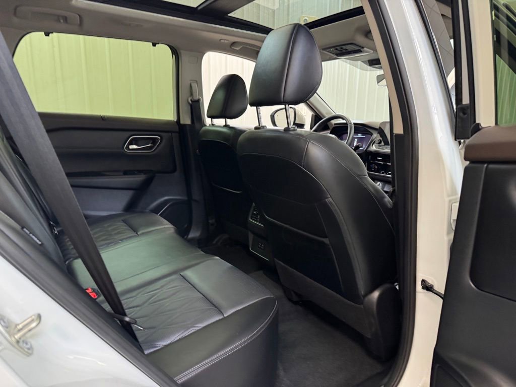 Used 2023 Nissan Rogue Platinum AWD/4WD image 29
