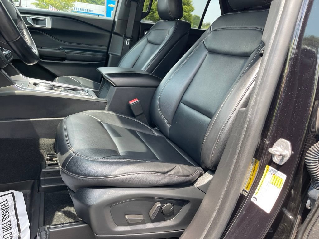 Used 2020 Ford Explorer XLT w/ Equipment Group 202A AWD/4WD image 6