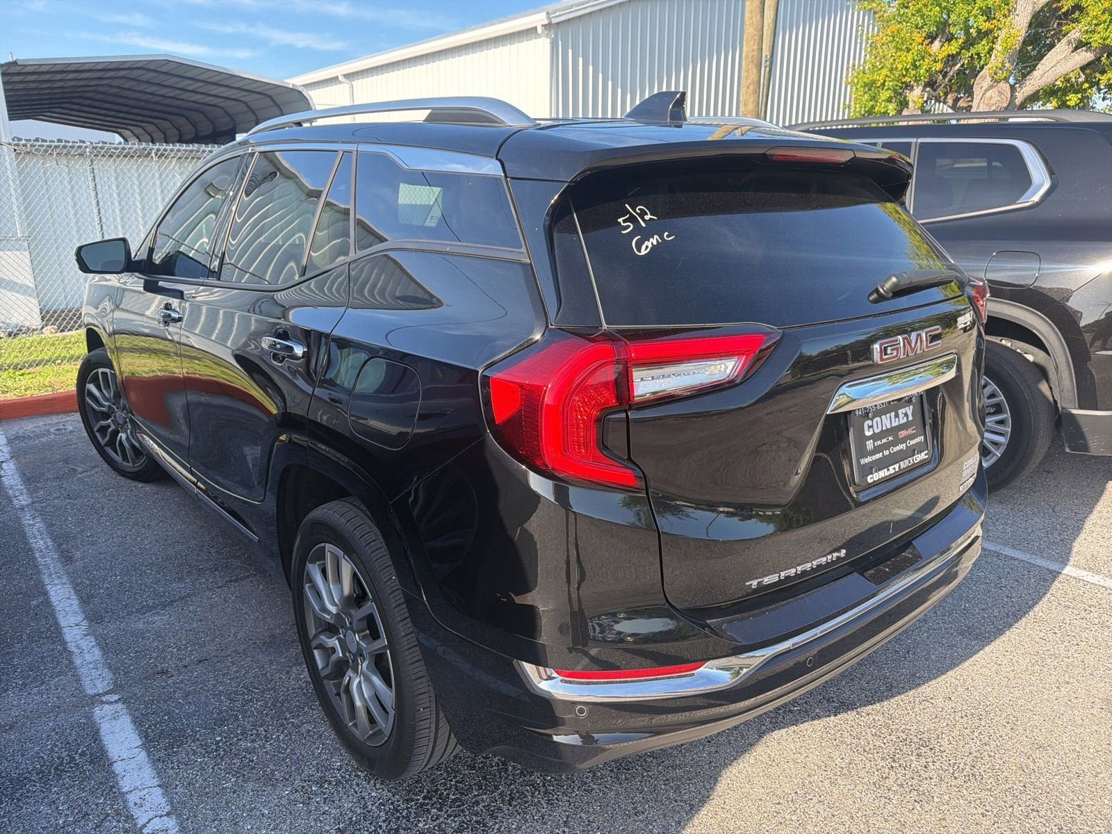 Used 2024 GMC Terrain Denali w/ Denali Premium Package AWD/4WD image 7