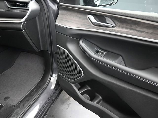 New 2026 Jeep Grand Cherokee Limited w/ Limited Altitude Package image 25