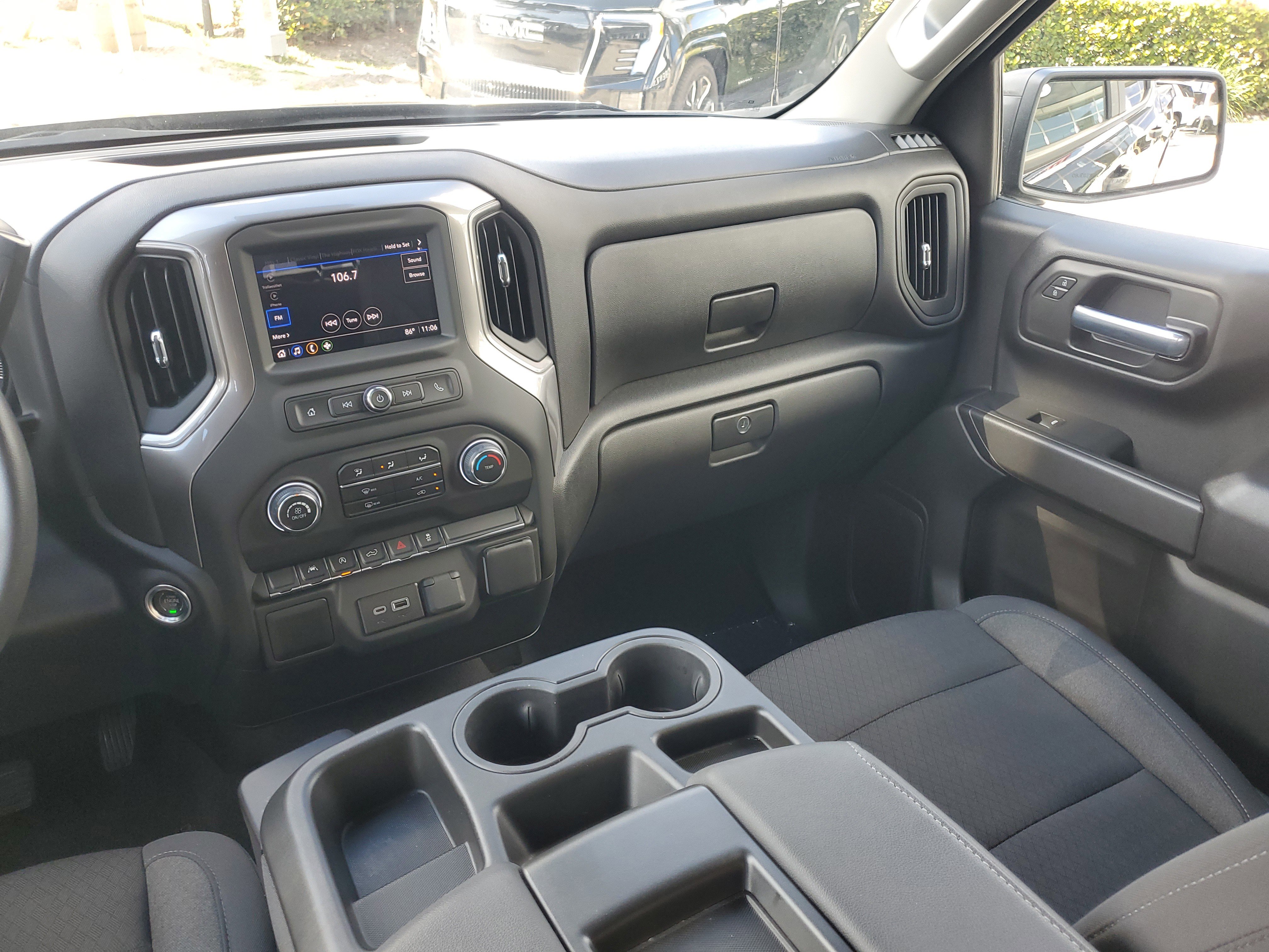 Used 2025 Chevrolet Silverado 1500 Custom image 17