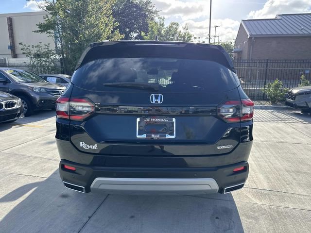 Used 2023 Honda Pilot Touring image 6