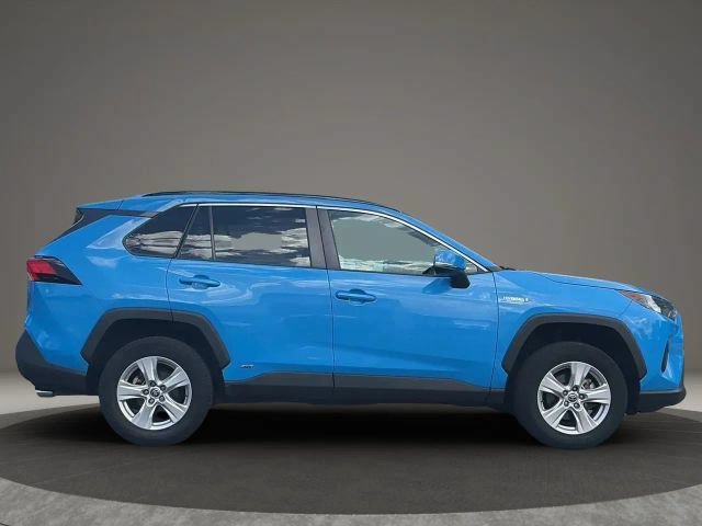 Used 2021 Toyota RAV4 LE AWD/4WD image 6