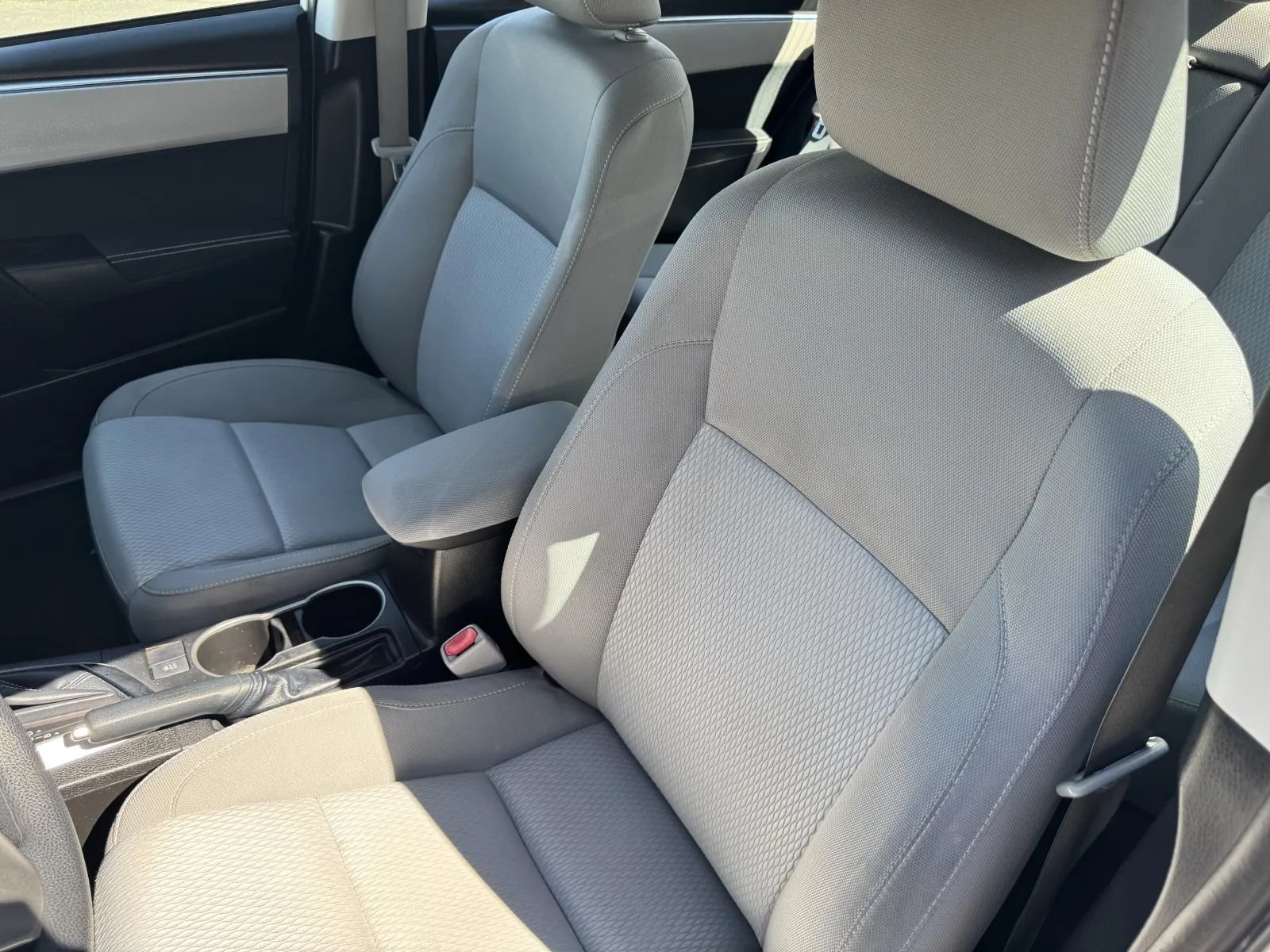 Used 2016 Toyota Corolla LE FWD image 20