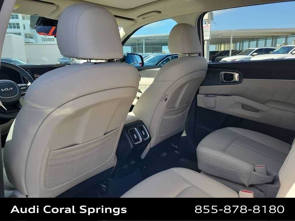 Used 2022 Kia Sorento SX AWD/4WD image 17