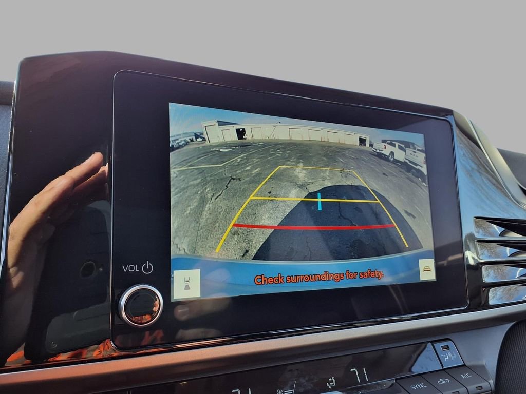 Used 2025 Toyota Camry LE image 6