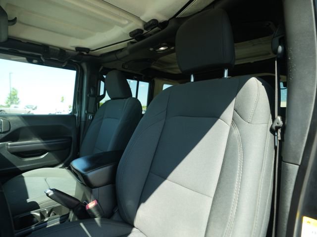 Used 2018 Jeep Wrangler Unlimited Sport S AWD/4WD image 36