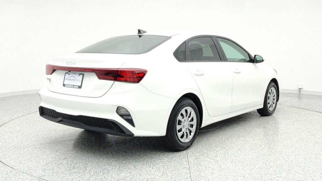 Used 2023 Kia Forte LX image 5