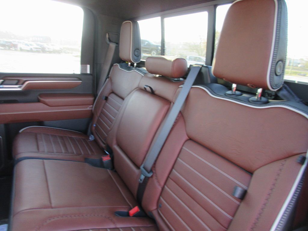 New 2026 GMC Sierra 2500 Denali Ultimate AWD/4WD image 16