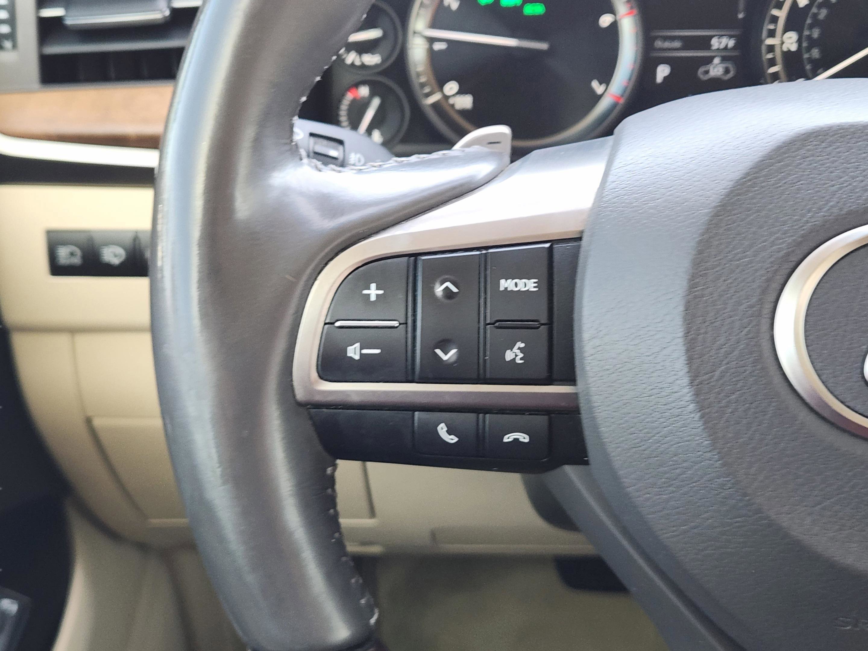 Used 2018 Lexus LX 570 4WD w/ Luxury Package image 27