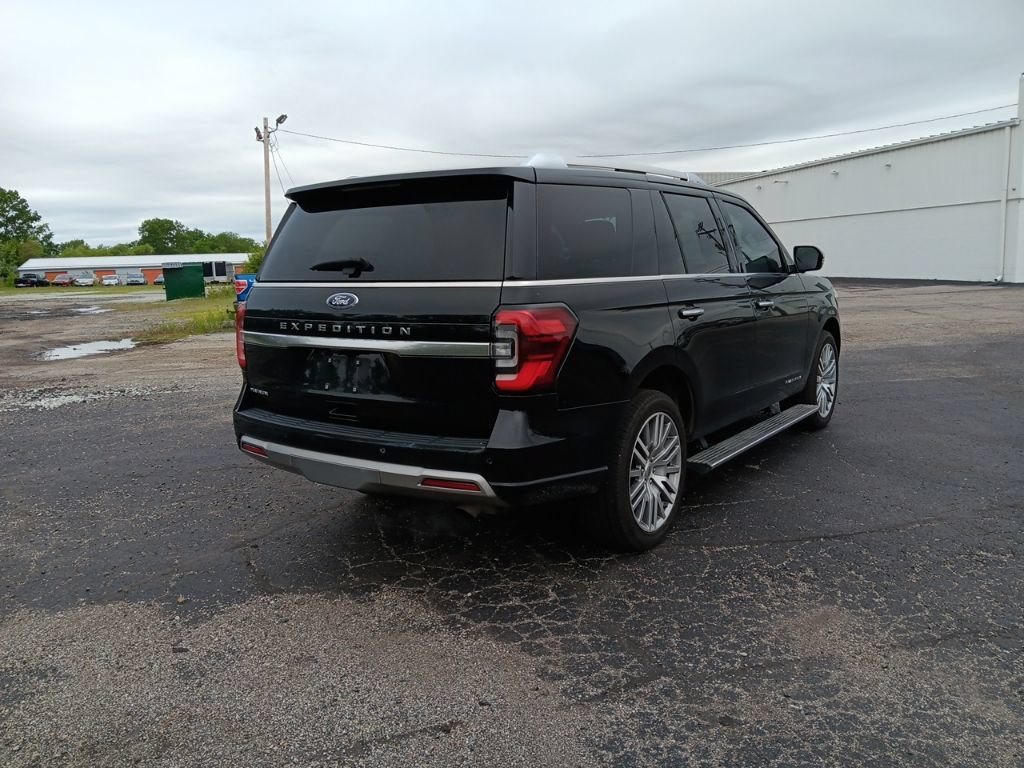 Used 2023 Ford Expedition Platinum AWD/4WD image 4