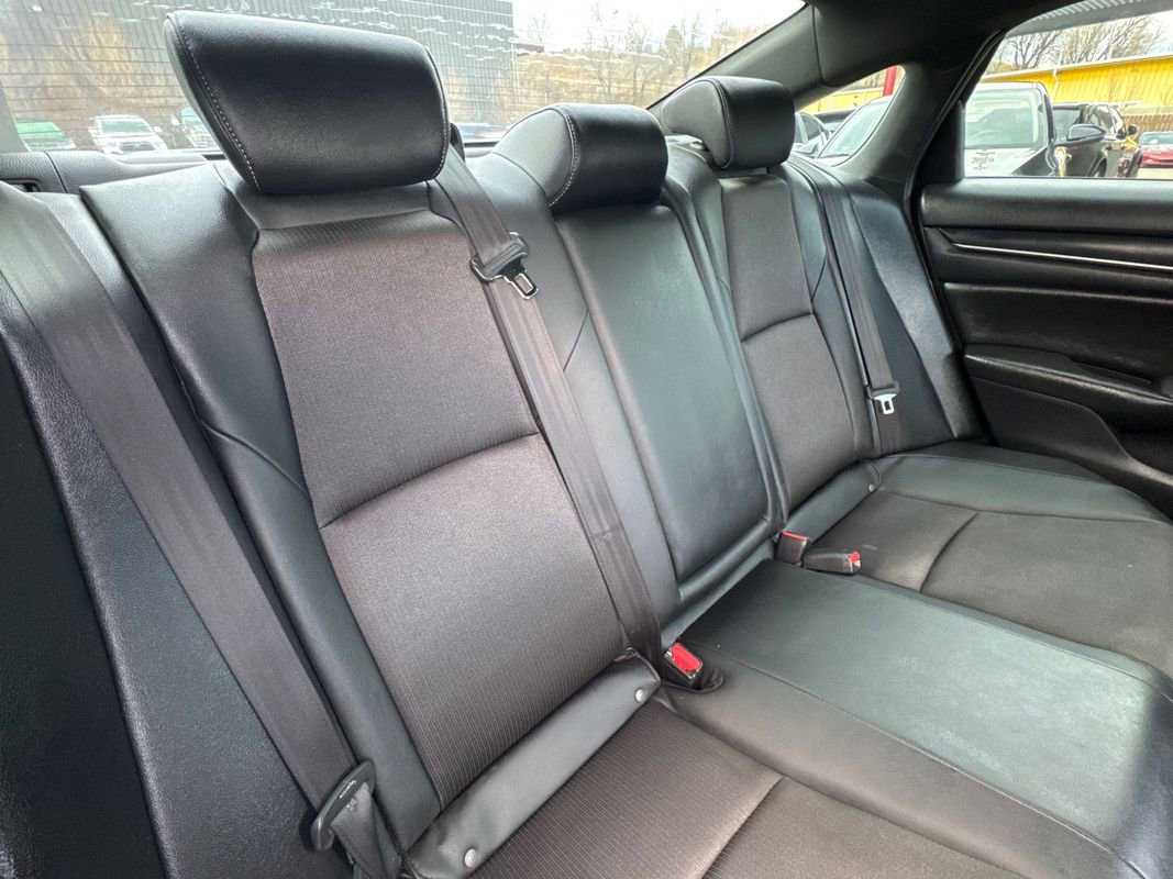Used 2019 Honda Accord Sport image 10