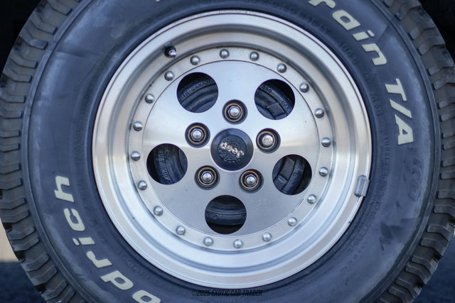 Used 1991 Jeep Wrangler Renegade AWD/4WD image 69