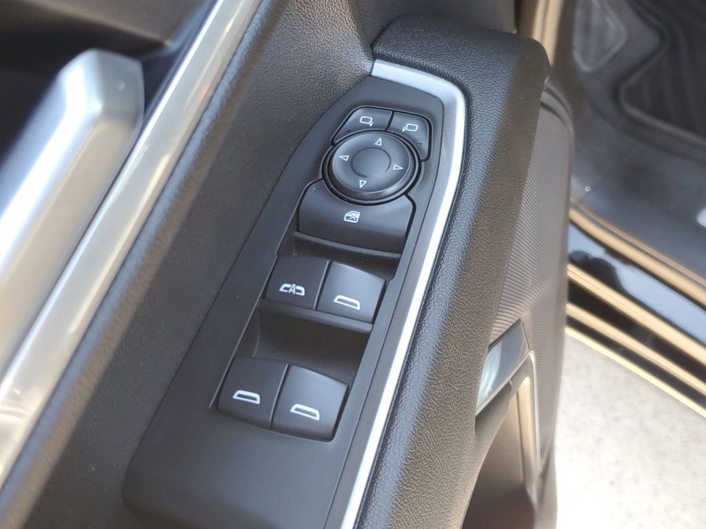 Used 2025 Chevrolet Silverado 1500 LT image 18