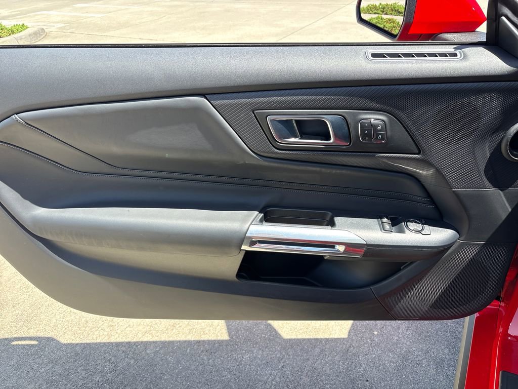 Used 2025 Ford Mustang GT Premium RWD image 28