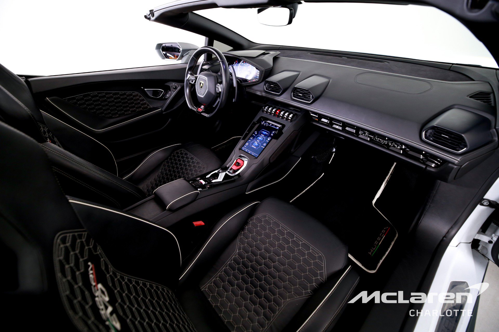 Used 2021 Lamborghini Huracan EVO image 21