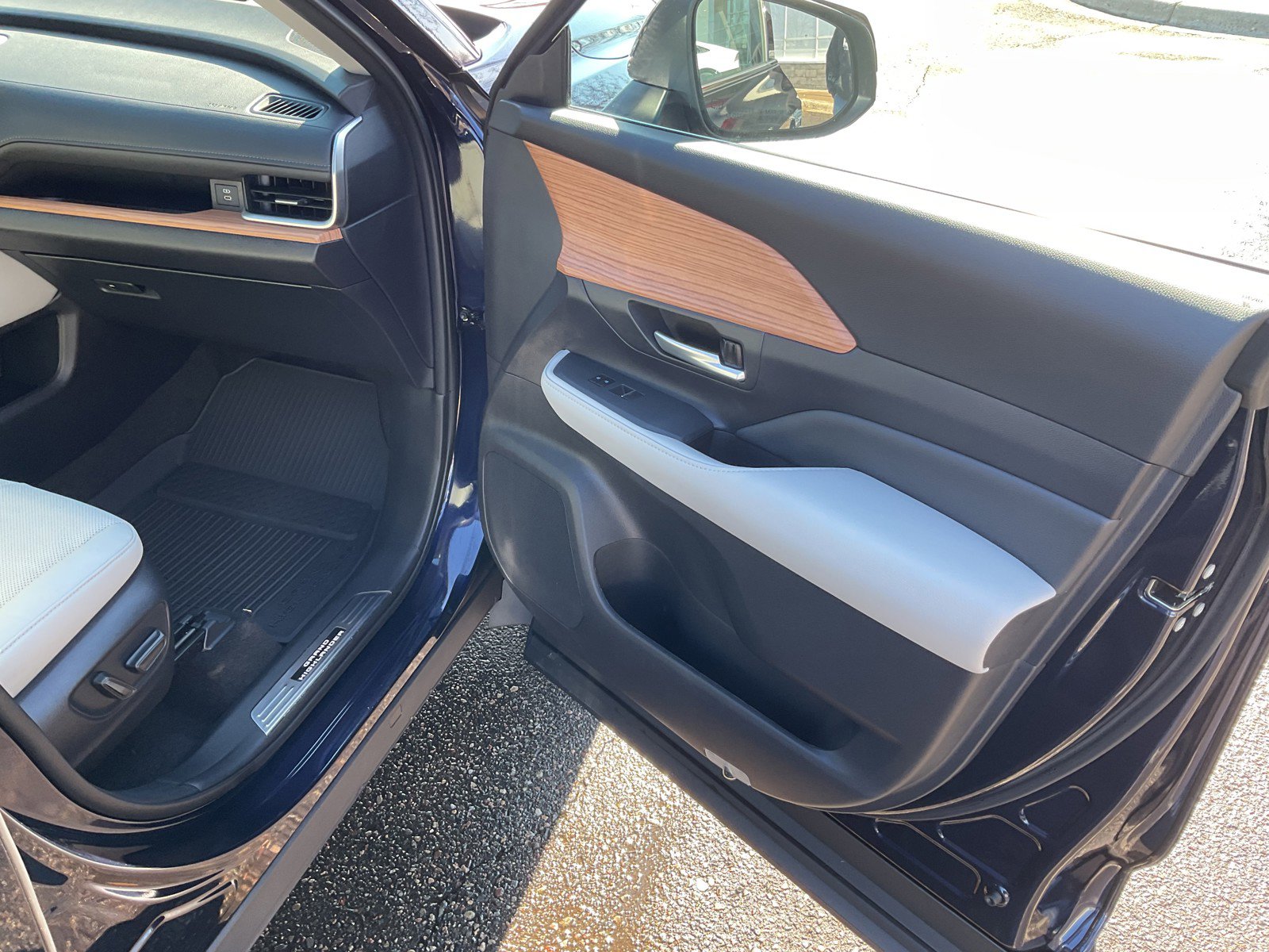 Used 2026 Toyota Grand Highlander Limited image 29