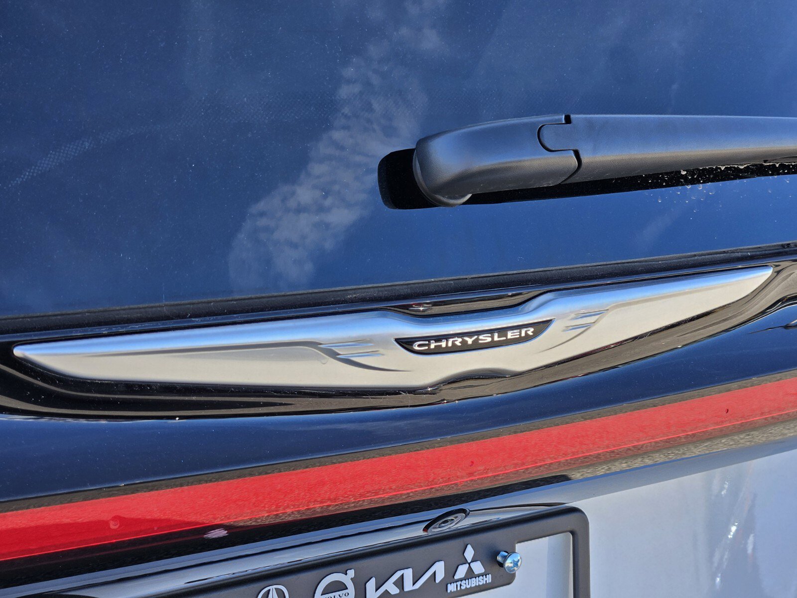 Used 2024 Chrysler Pacifica Touring-L FWD image 14