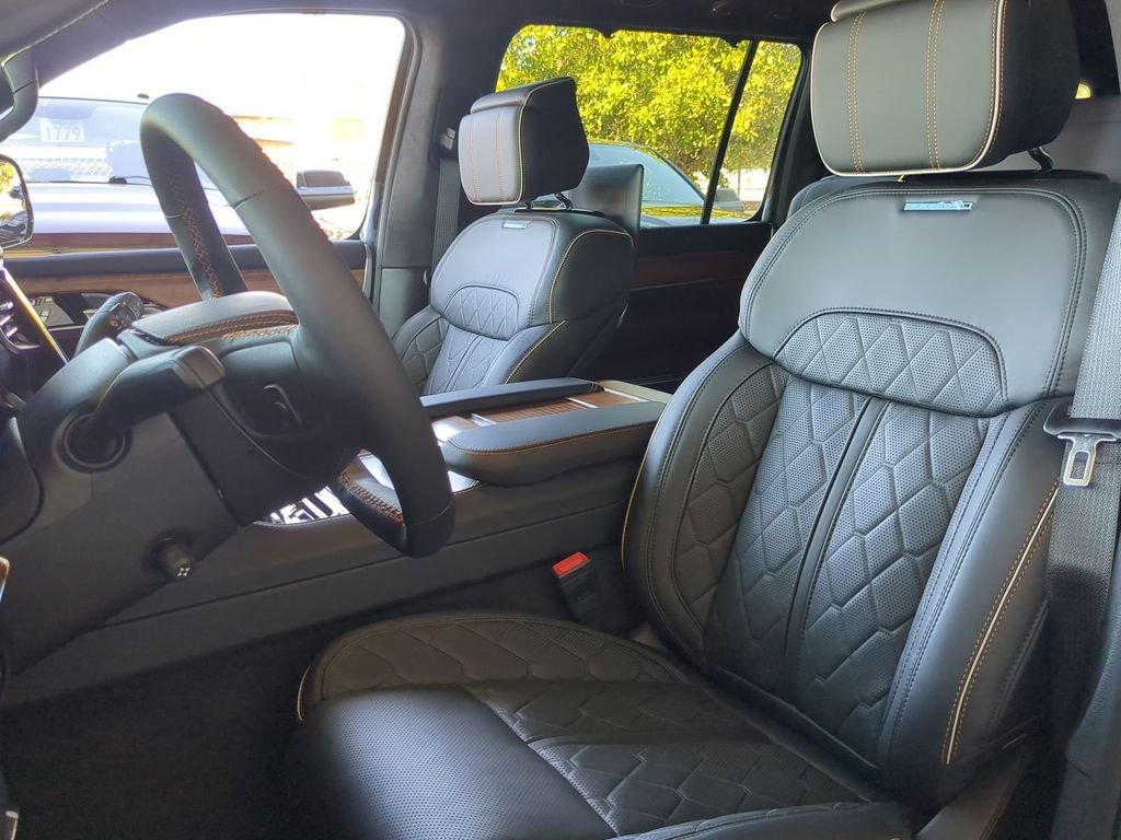 Used 2024 Jeep Grand Wagoneer Series III w/ Rear Seat Video Group 1 image 6