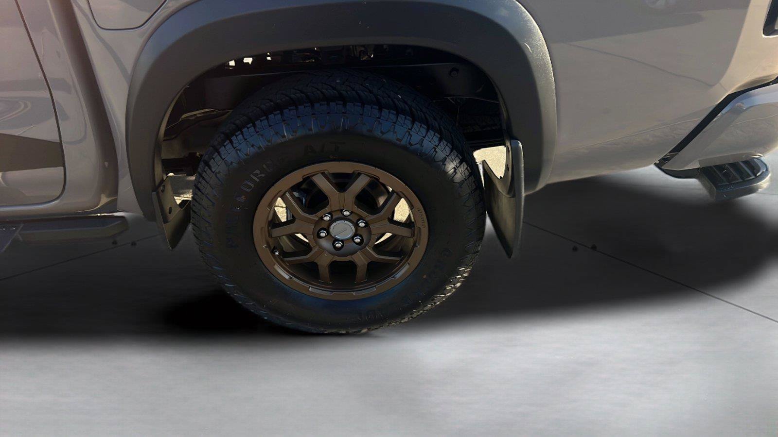 Used 2023 Nissan Frontier PRO-4X w/ Pro Convenience Package AWD/4WD image 22
