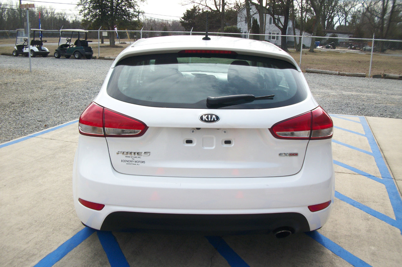 Used 2016 Kia Forte EX image 19