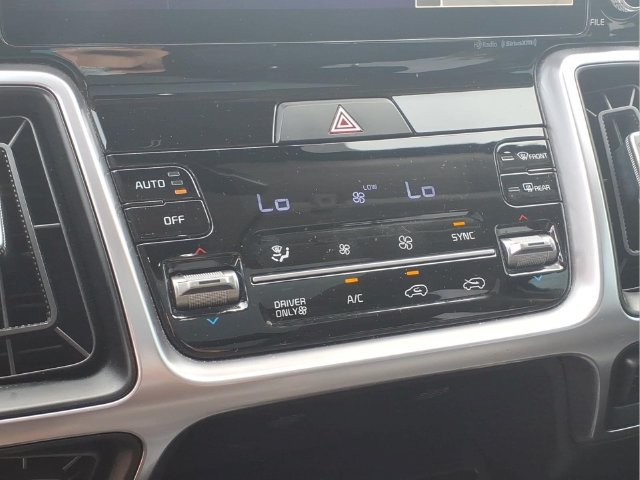 Used 2023 Kia Sorento EX w/ Panoramic Sunroof Package FWD image 9