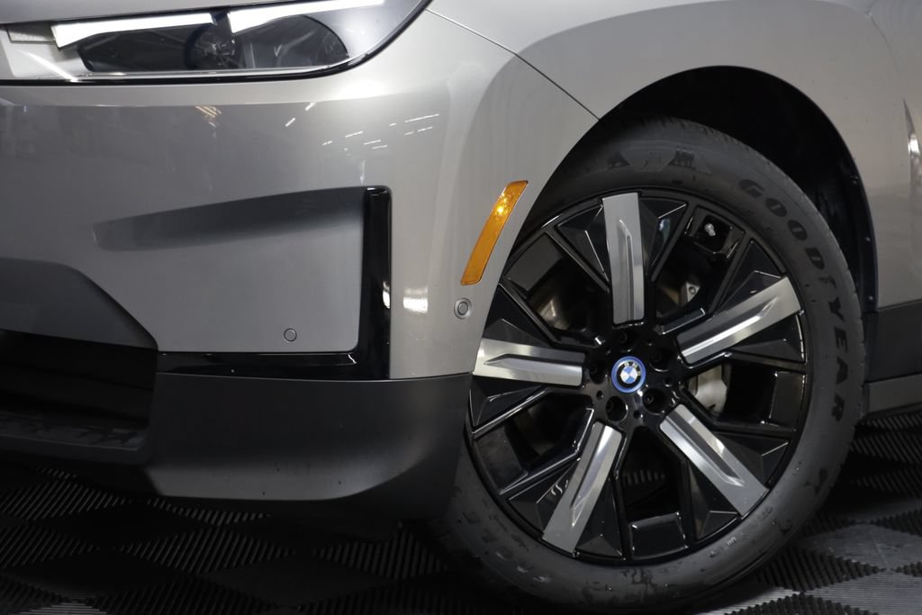 Certified 2023 BMW iX xDrive50 w/ Convenience Package AWD/4WD image 3