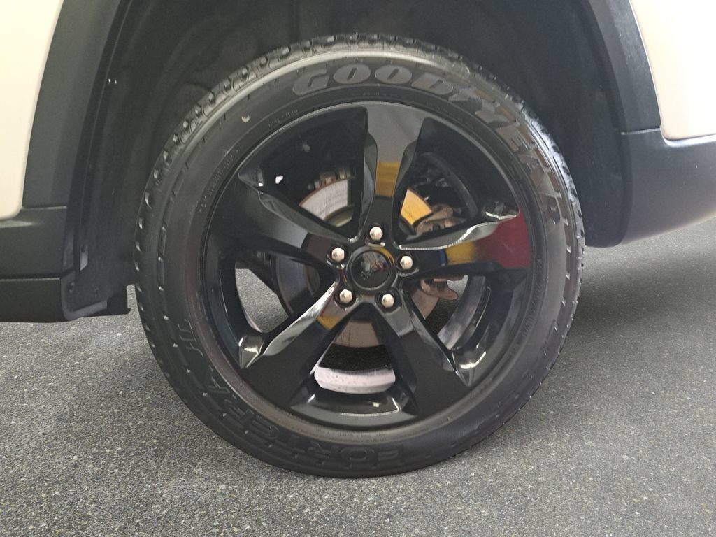 Certified 2024 Jeep Grand Cherokee Altitude AWD/4WD image 29