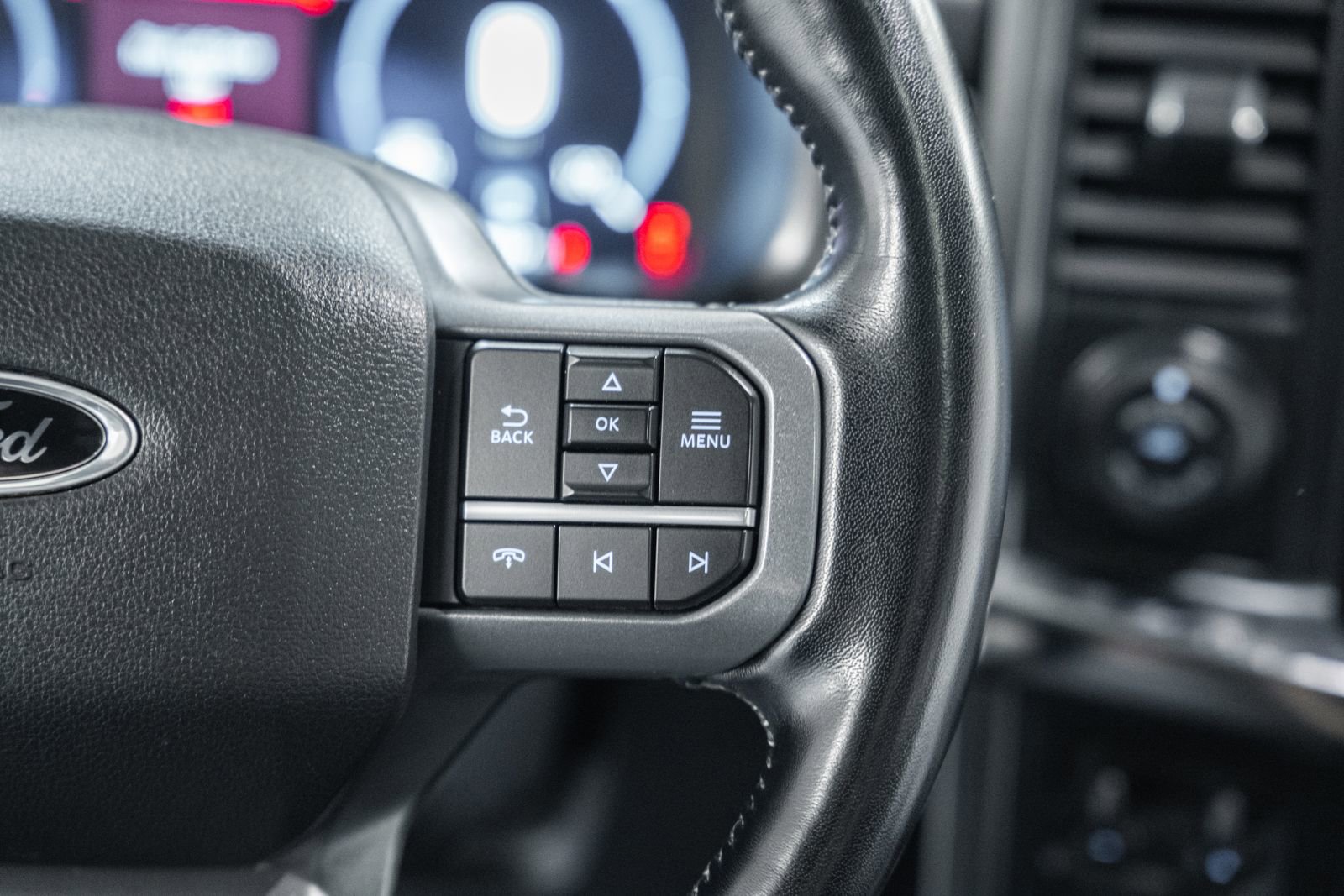 Certified 2023 Ford F150 Lariat w/ Equipment Group 502A High image 36