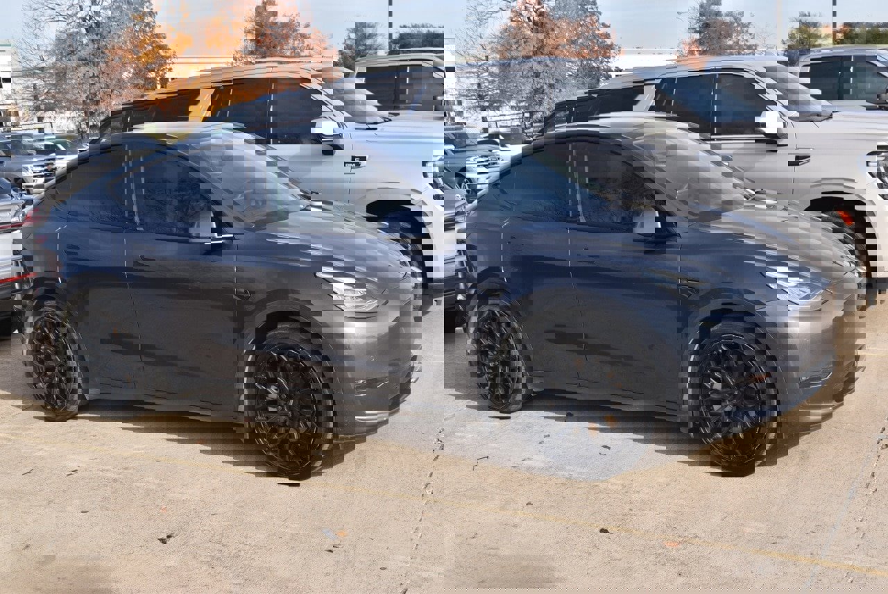 Used 2021 Tesla Model Y Long Range image 5