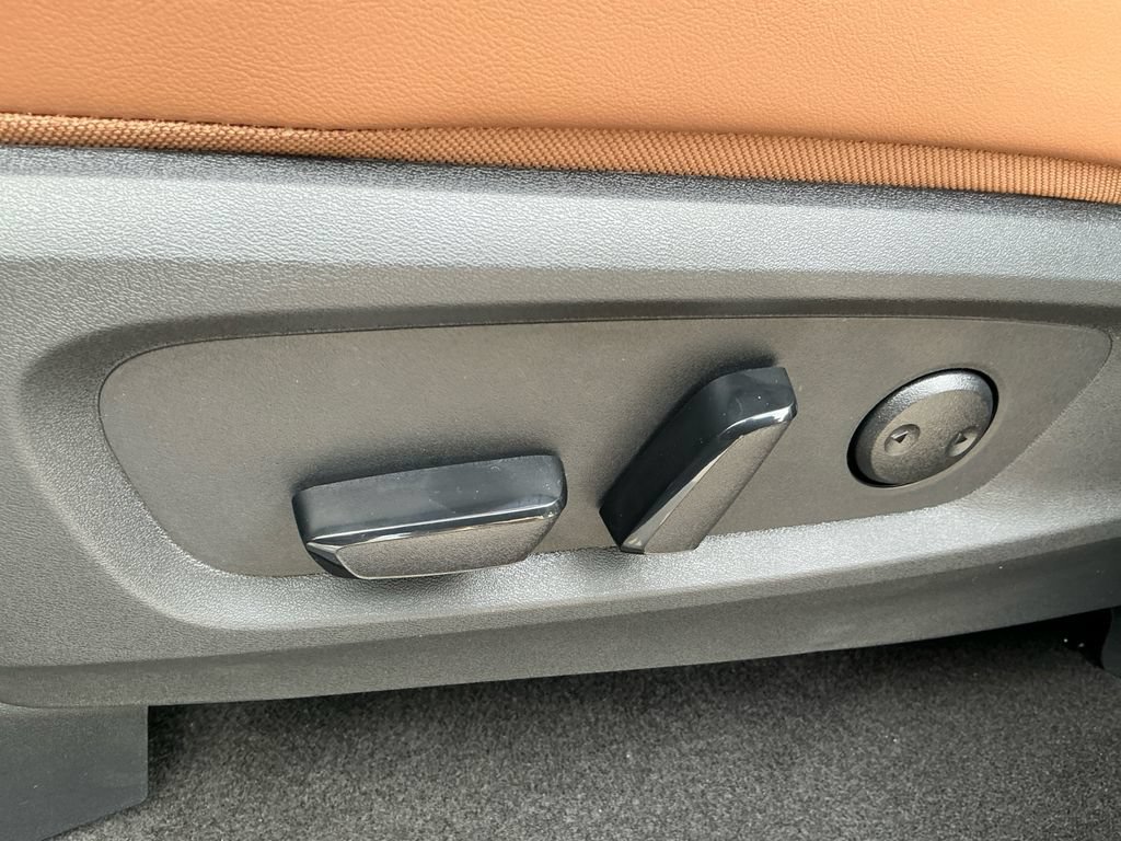 New 2026 Nissan Pathfinder Platinum AWD/4WD image 25