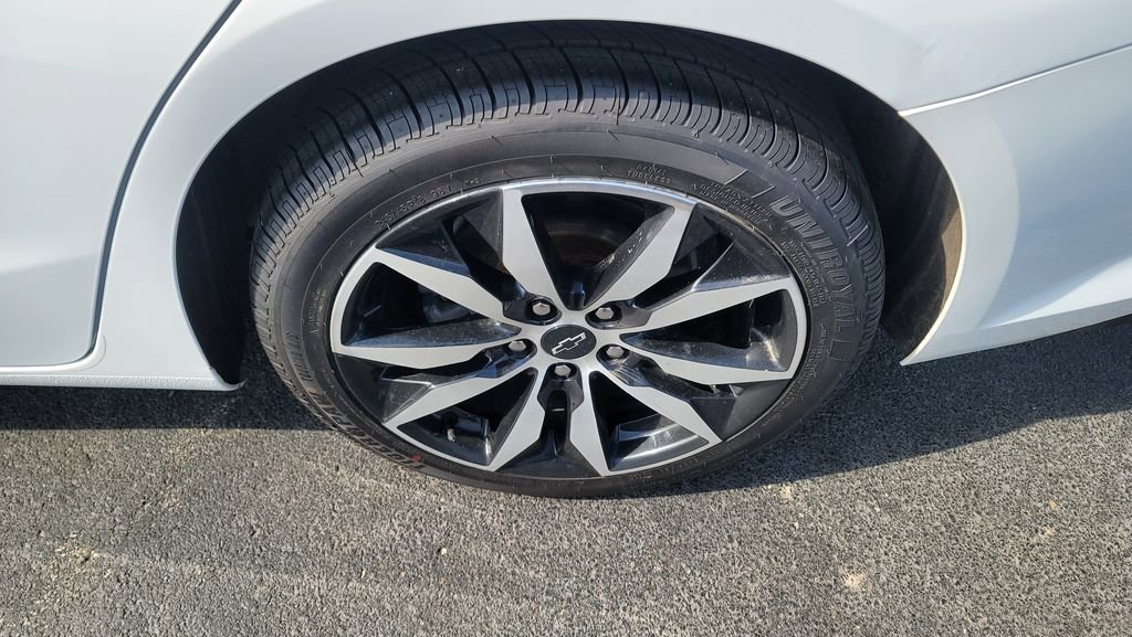 Used 2023 Chevrolet Malibu RS image 8