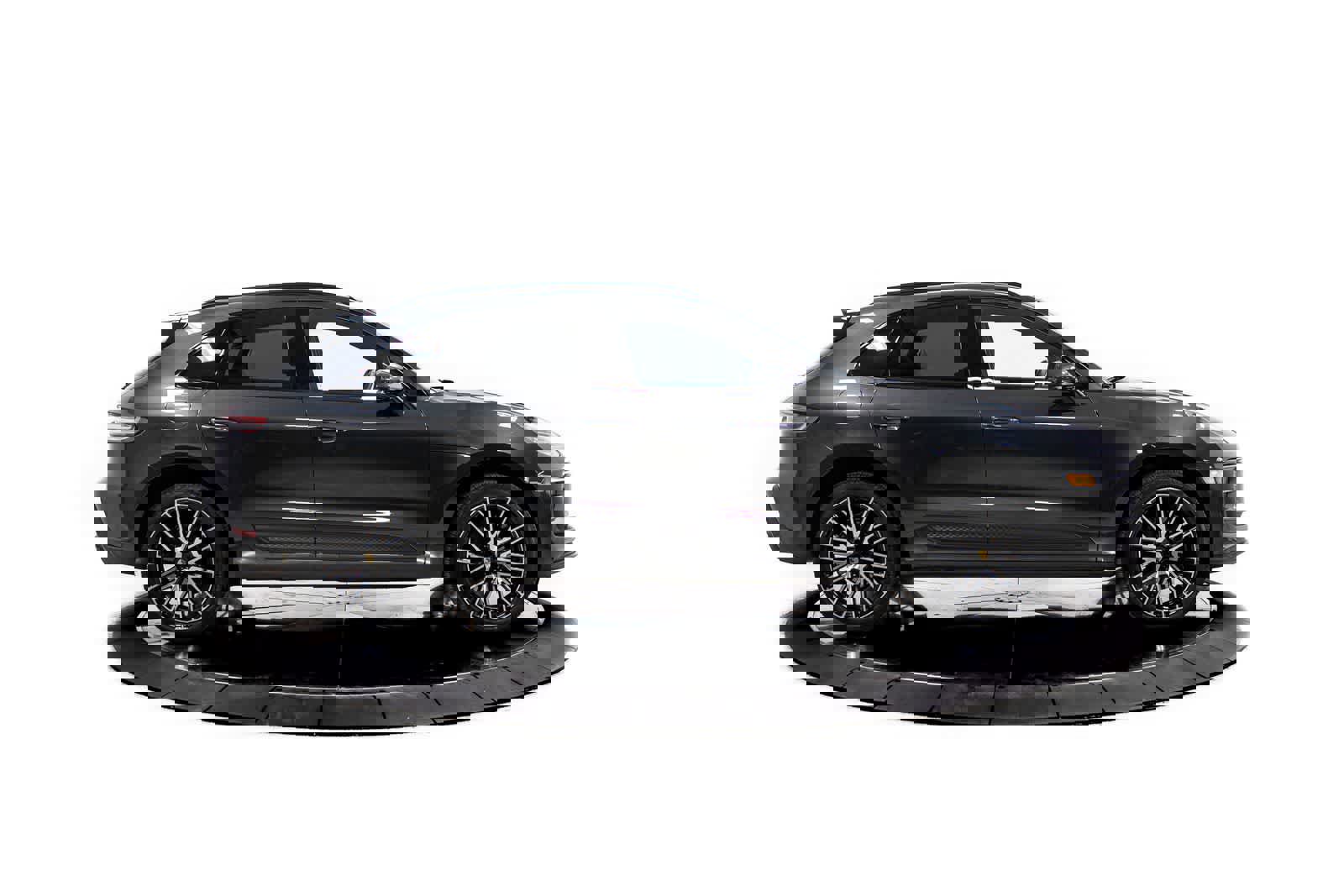 Certified 2026 Porsche Macan image 8